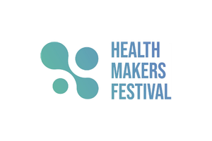 Logo für das Health Makers Festival mit vier miteinander verbundenen blaugrünen Kreisen als Symbol für kreative Transformation auf der linken Seite und dem Festivalnamen in blauen Großbuchstaben auf der rechten Seite, alles vor einem klaren weißen Hintergrund.